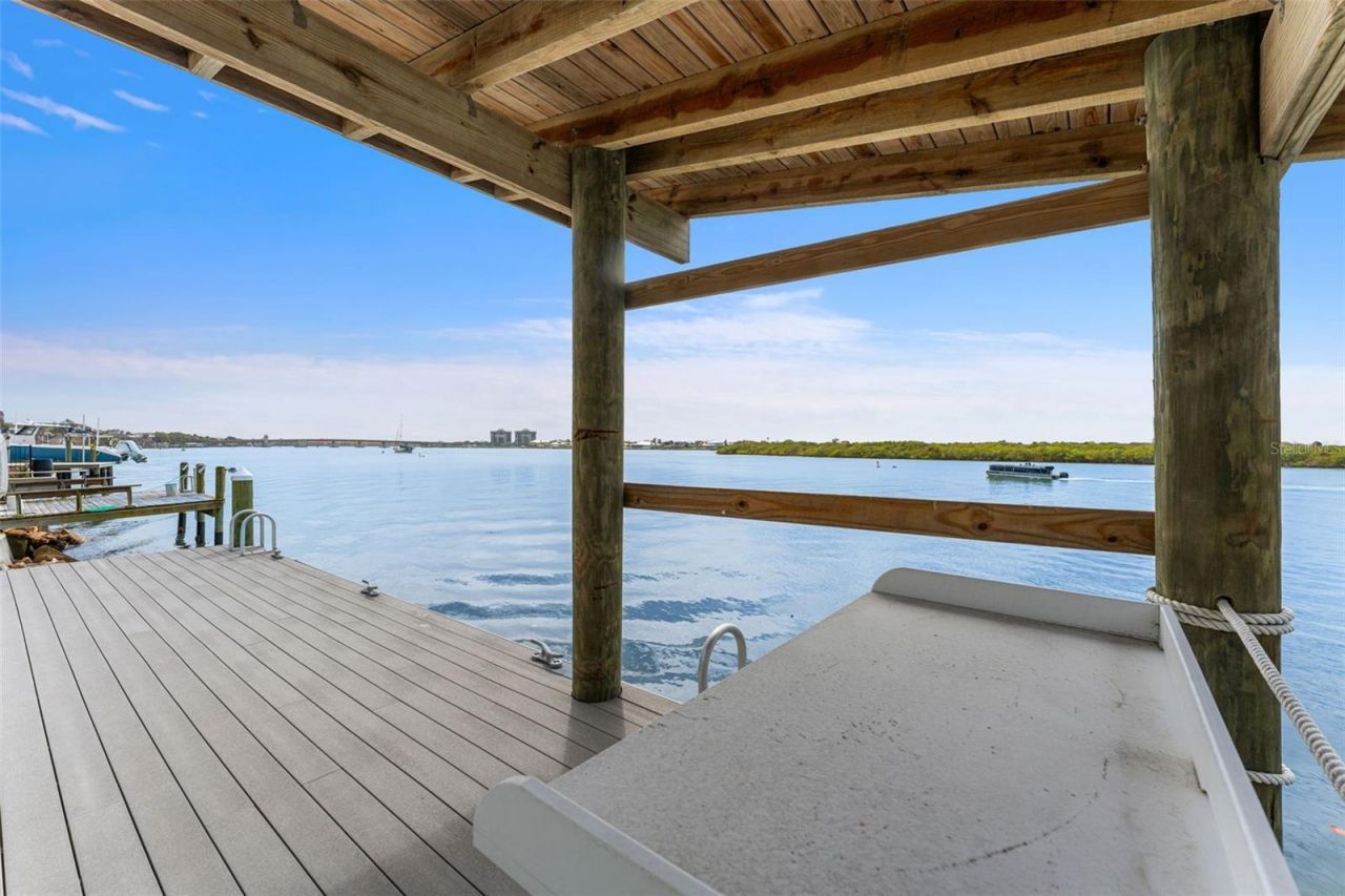 1194 N Peninsula Avenue, New Smyrna Beach, FL 32169 Photo