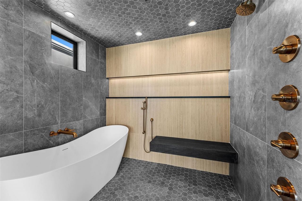 1194 N Peninsula Avenue, New Smyrna Beach, FL 32169 Photo