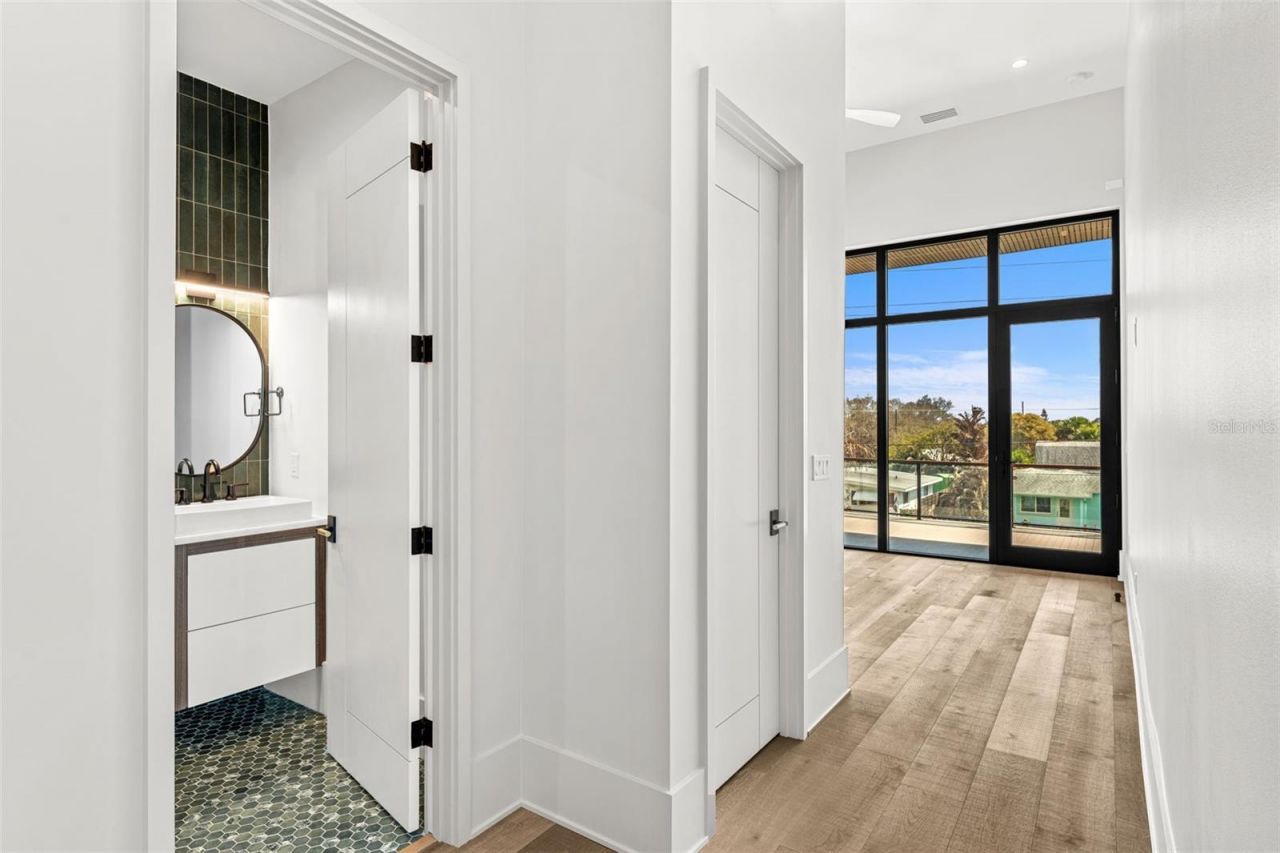 1194 N Peninsula Avenue, New Smyrna Beach, FL 32169 Photo