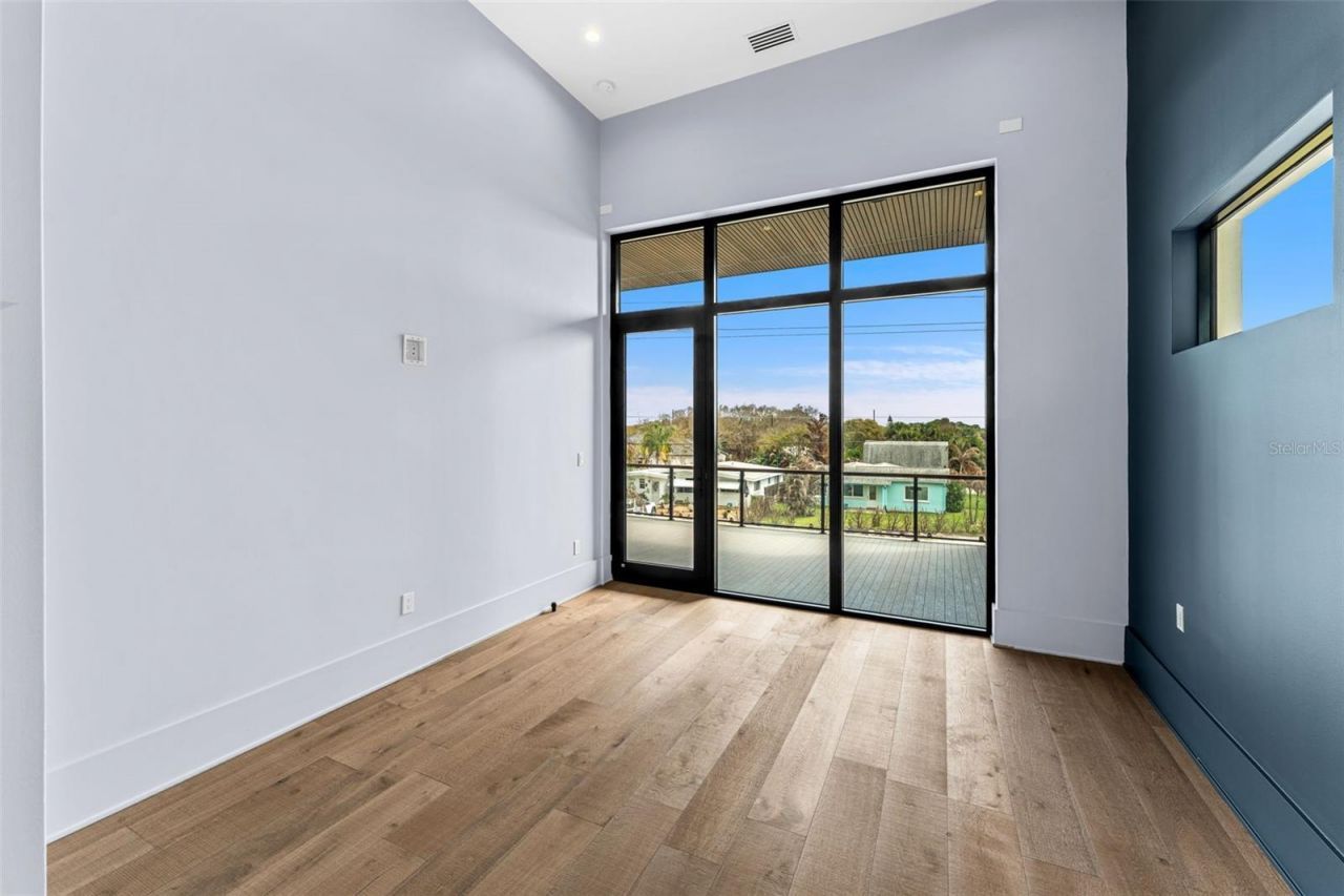 1194 N Peninsula Avenue, New Smyrna Beach, FL 32169 Photo