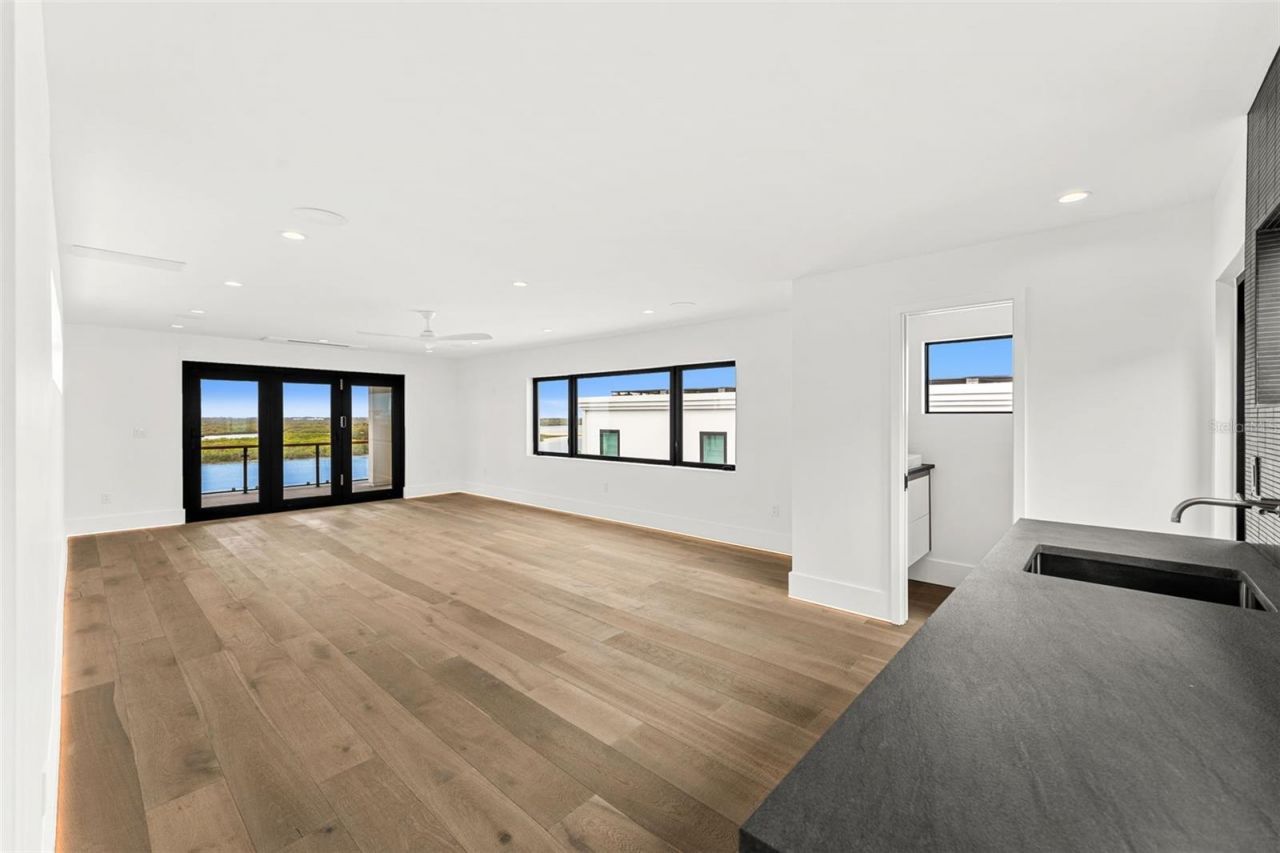 1194 N Peninsula Avenue, New Smyrna Beach, FL 32169 Photo