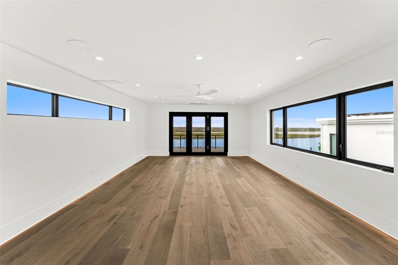 1194 N Peninsula Avenue, New Smyrna Beach, FL 32169 Photo