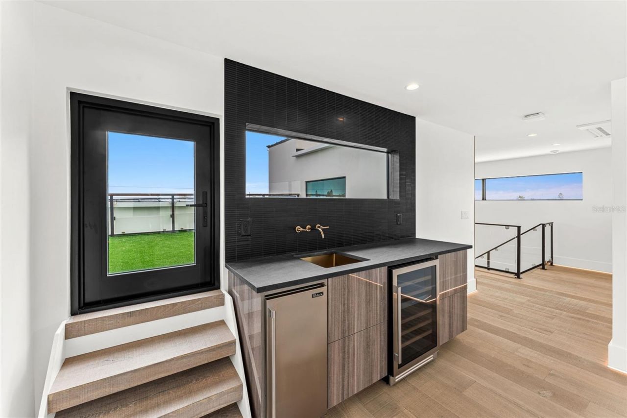 1194 N Peninsula Avenue, New Smyrna Beach, FL 32169 Photo