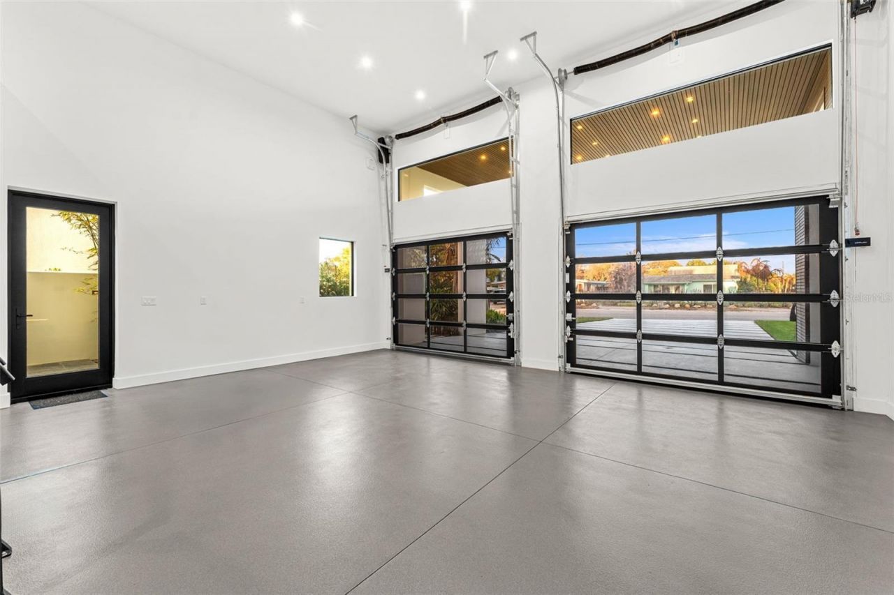 1194 N Peninsula Avenue, New Smyrna Beach, FL 32169 Photo