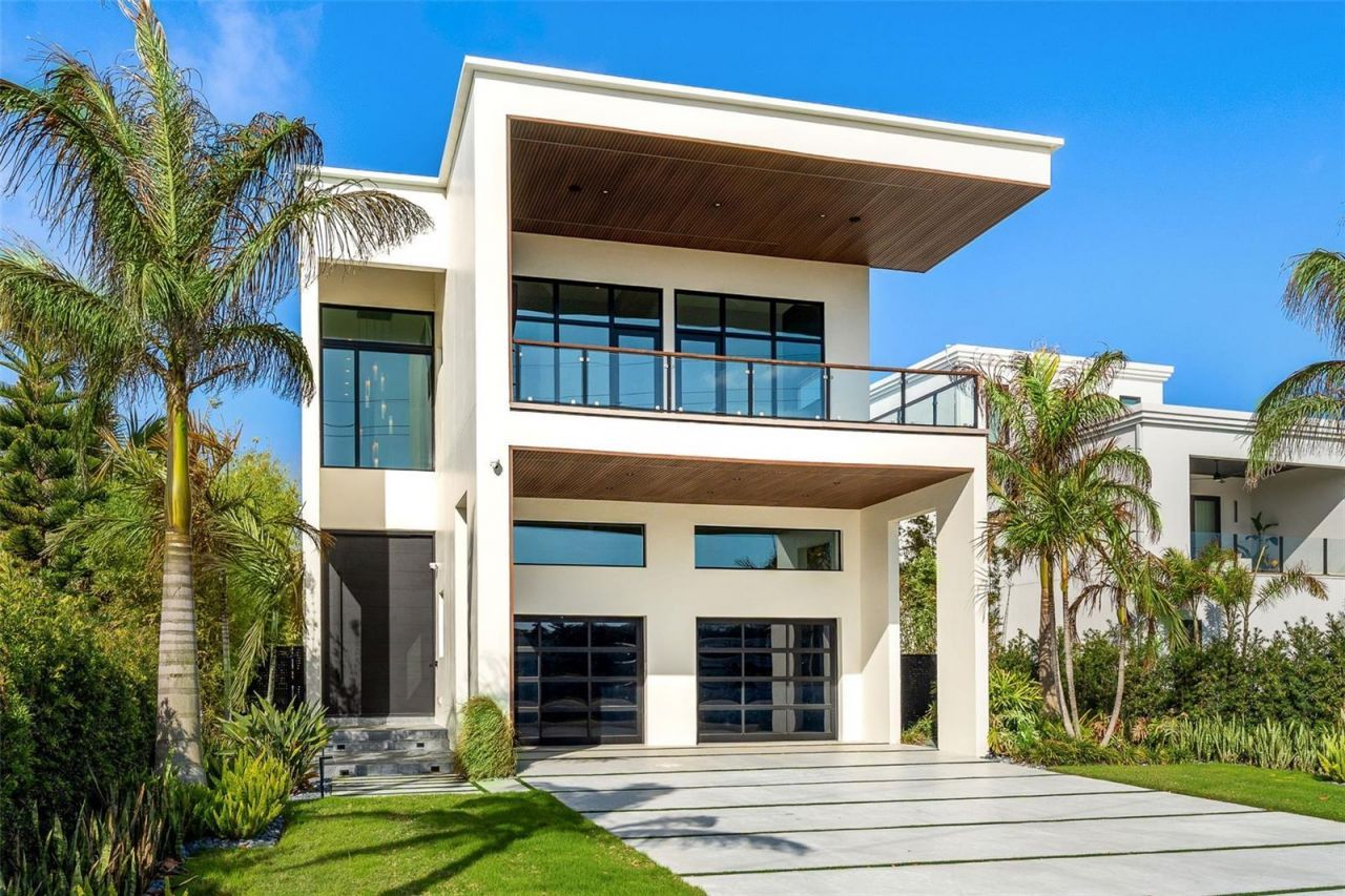 1194 N Peninsula Avenue, New Smyrna Beach, FL 32169 Photo