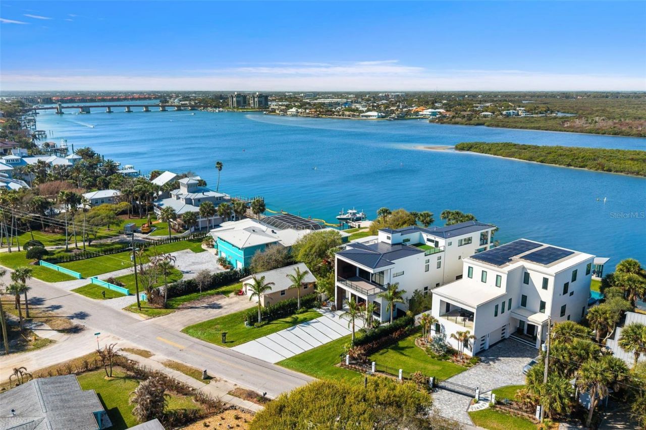 1194 N Peninsula Avenue, New Smyrna Beach, FL 32169 Photo