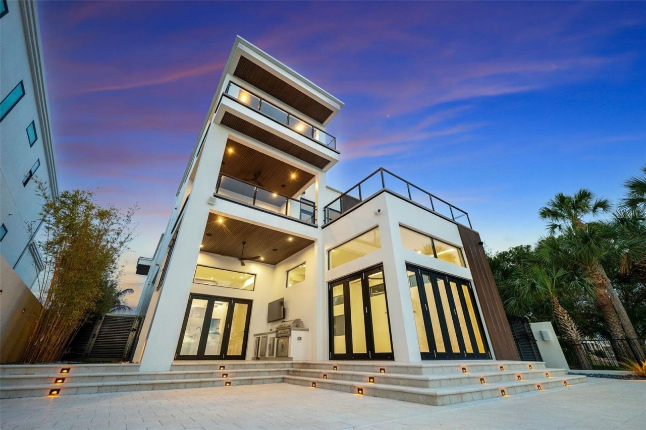 1194 N Peninsula Avenue, New Smyrna Beach, FL 32169 Photo