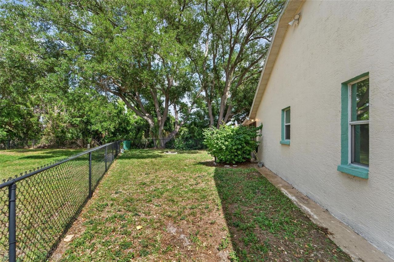 5644 29th Street Circle E, Bradenton, FL 34203 Photo