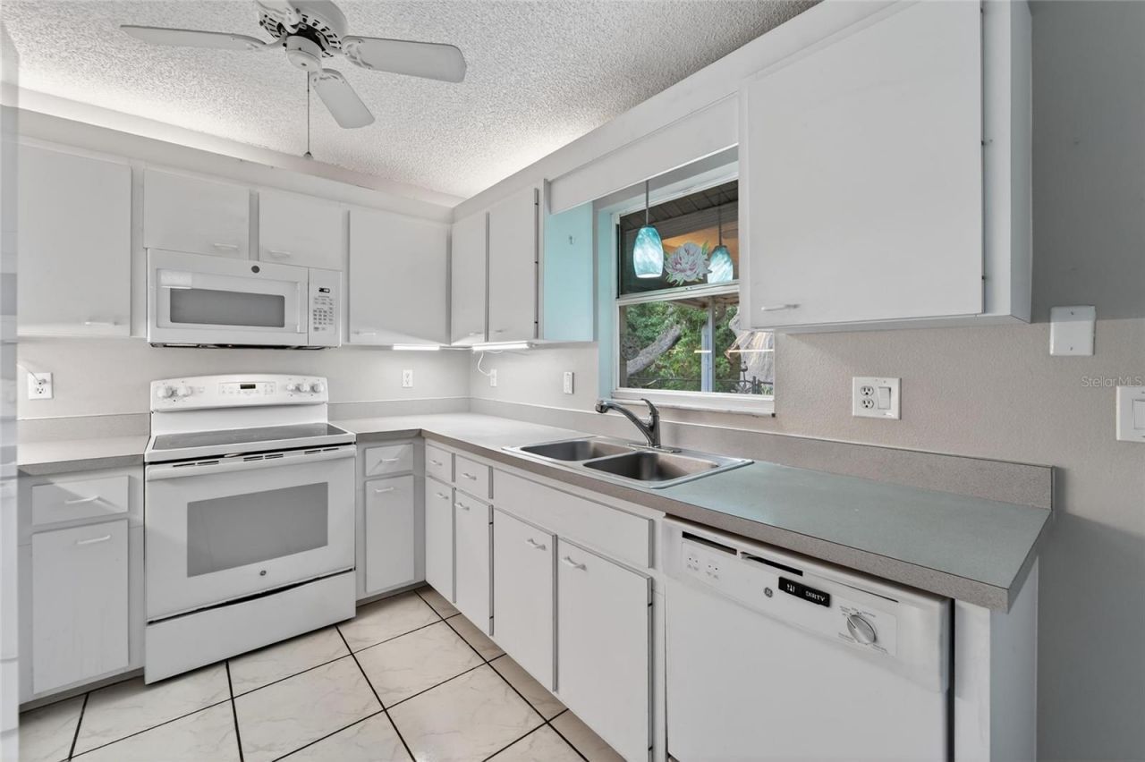 5644 29th Street Circle E, Bradenton, FL 34203 Photo