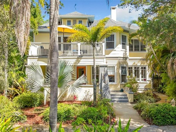 315 8TH AVENUE NE, ST PETERSBURG, FL 33701