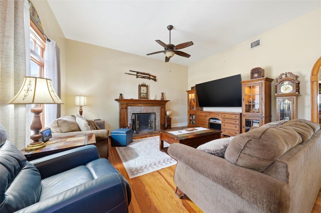 835 Butch Cassidy Lane , Eustis, FL 32726 Photo