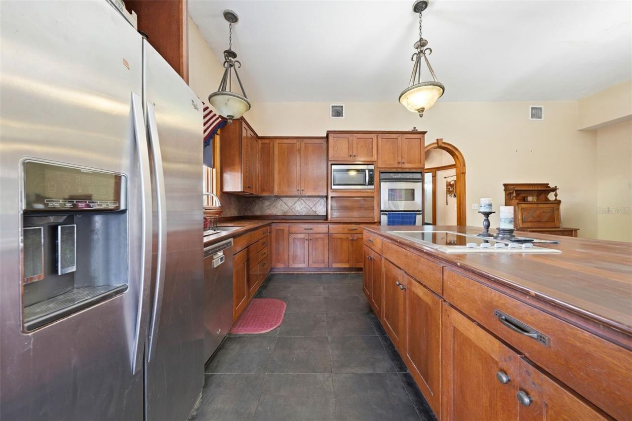 835 Butch Cassidy Lane , Eustis, FL 32726 Photo