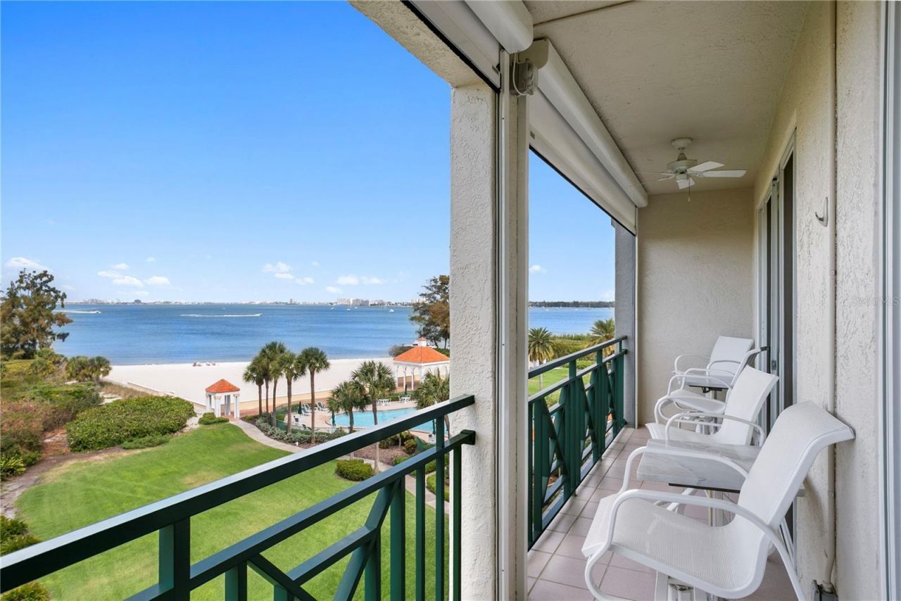 4780 Dolphin Cay Lane S, Unit 404, Saint Petersburg, FL 33711 Photo