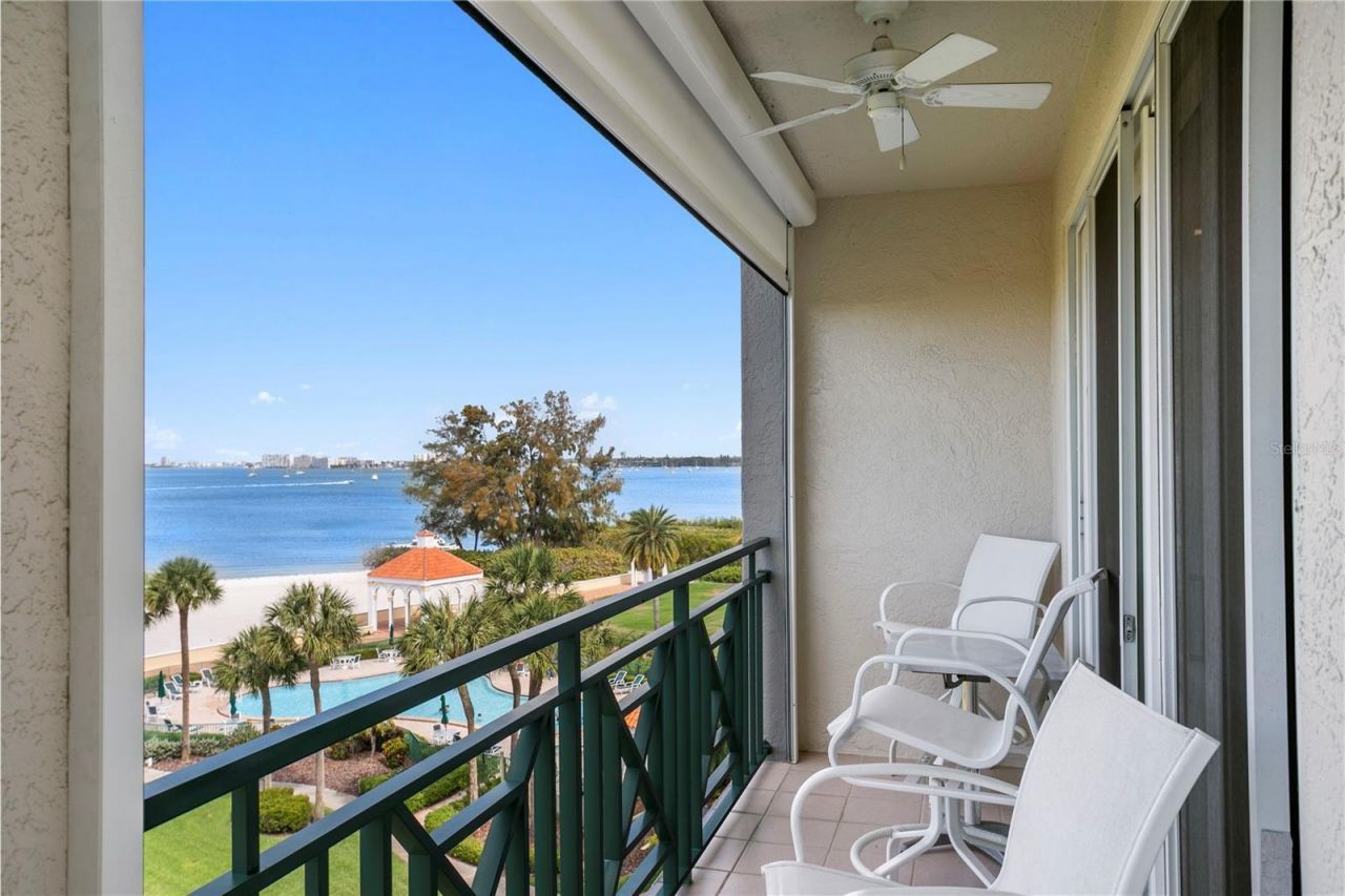 4780 Dolphin Cay Lane S, Unit 404, Saint Petersburg, FL 33711 Photo