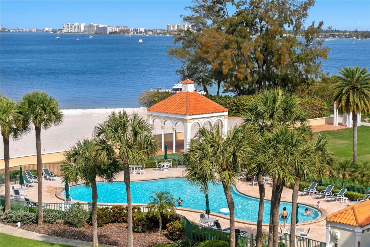 4780 Dolphin Cay Lane S, Unit 404, Saint Petersburg, FL 33711 Photo