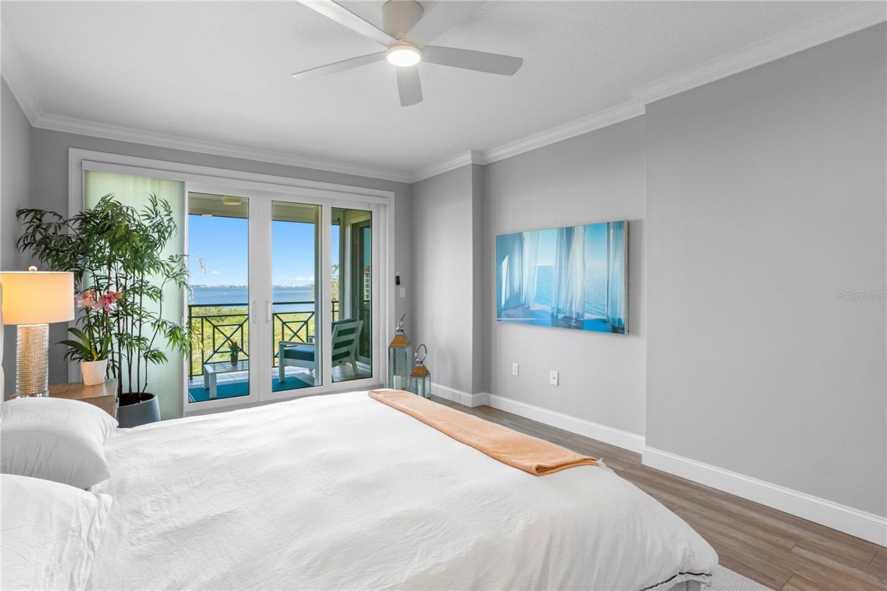 4780 Dolphin Cay Lane S, Unit 404, Saint Petersburg, FL 33711 Photo