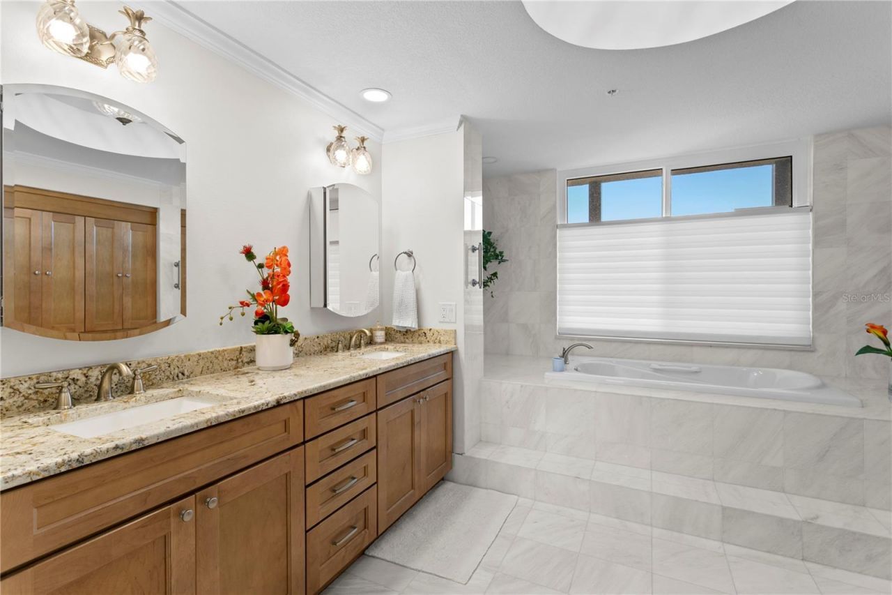 4780 Dolphin Cay Lane S, Unit 404, Saint Petersburg, FL 33711 Photo