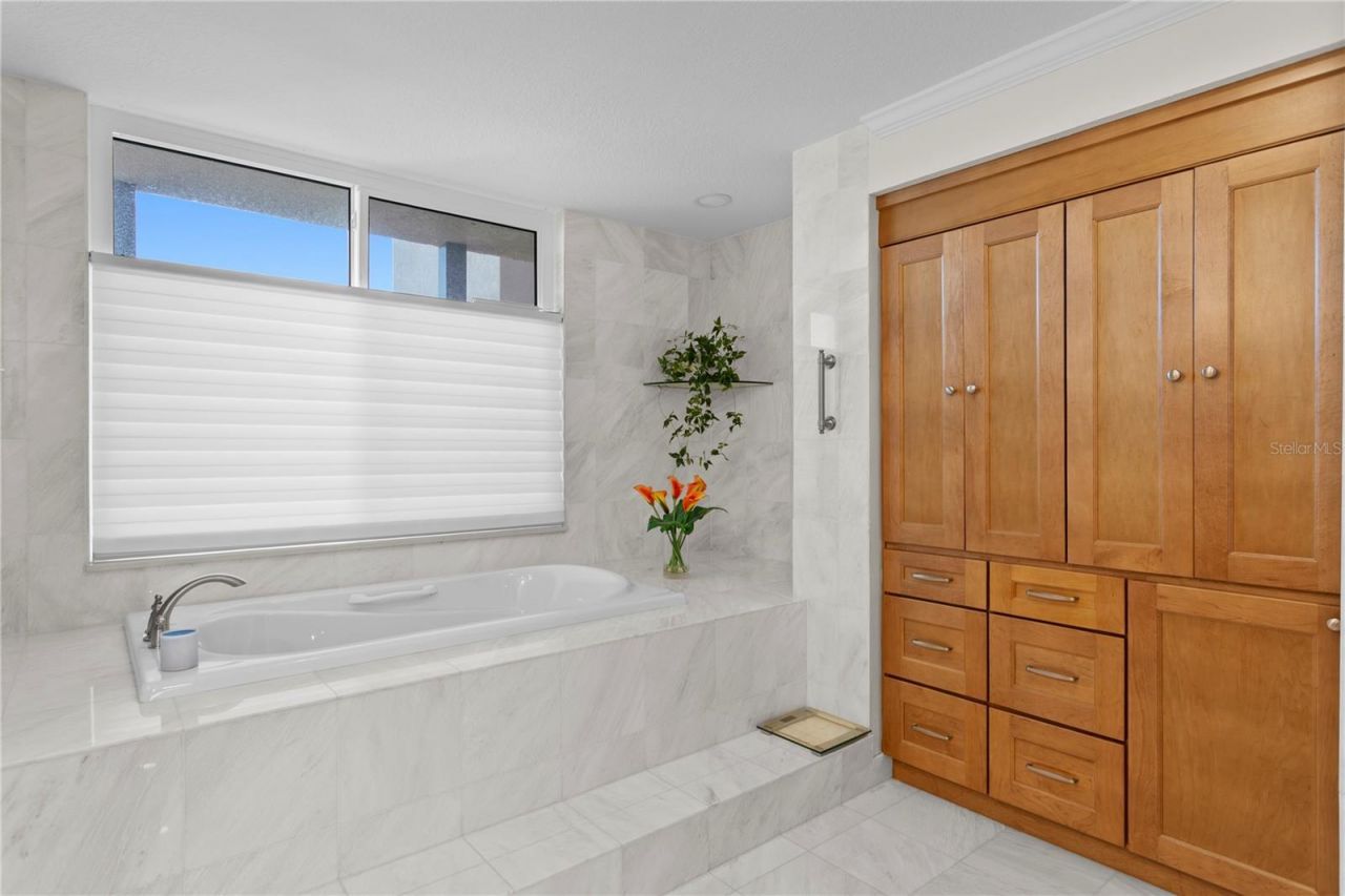 4780 Dolphin Cay Lane S, Unit 404, Saint Petersburg, FL 33711 Photo