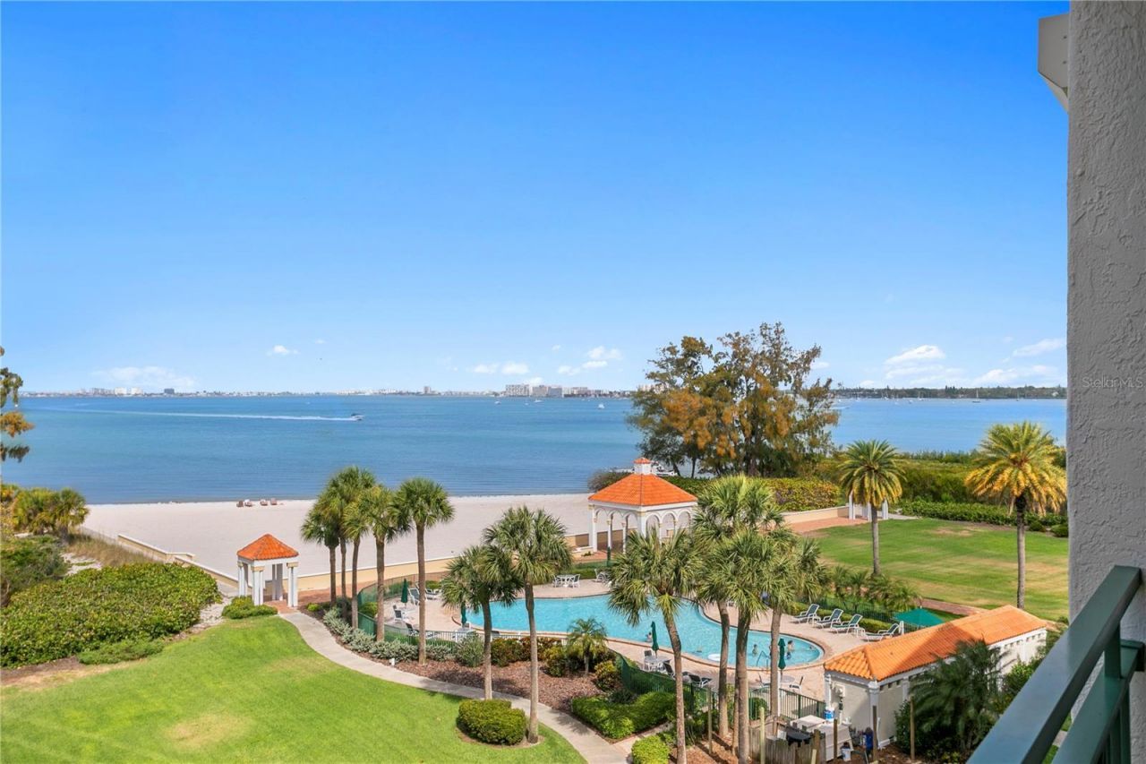 4780 Dolphin Cay Lane S, Unit 404, Saint Petersburg, FL 33711 Photo