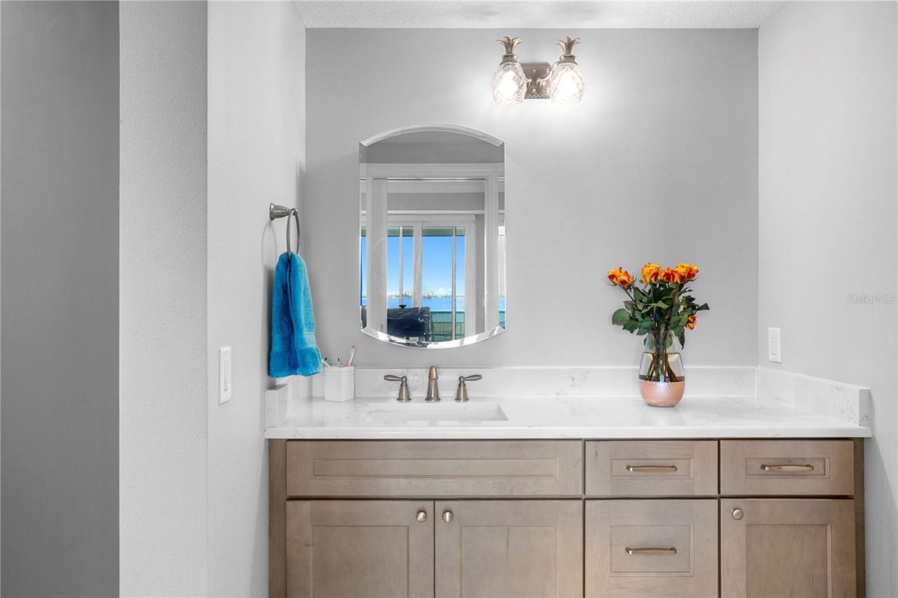 4780 Dolphin Cay Lane S, Unit 404, Saint Petersburg, FL 33711 Photo