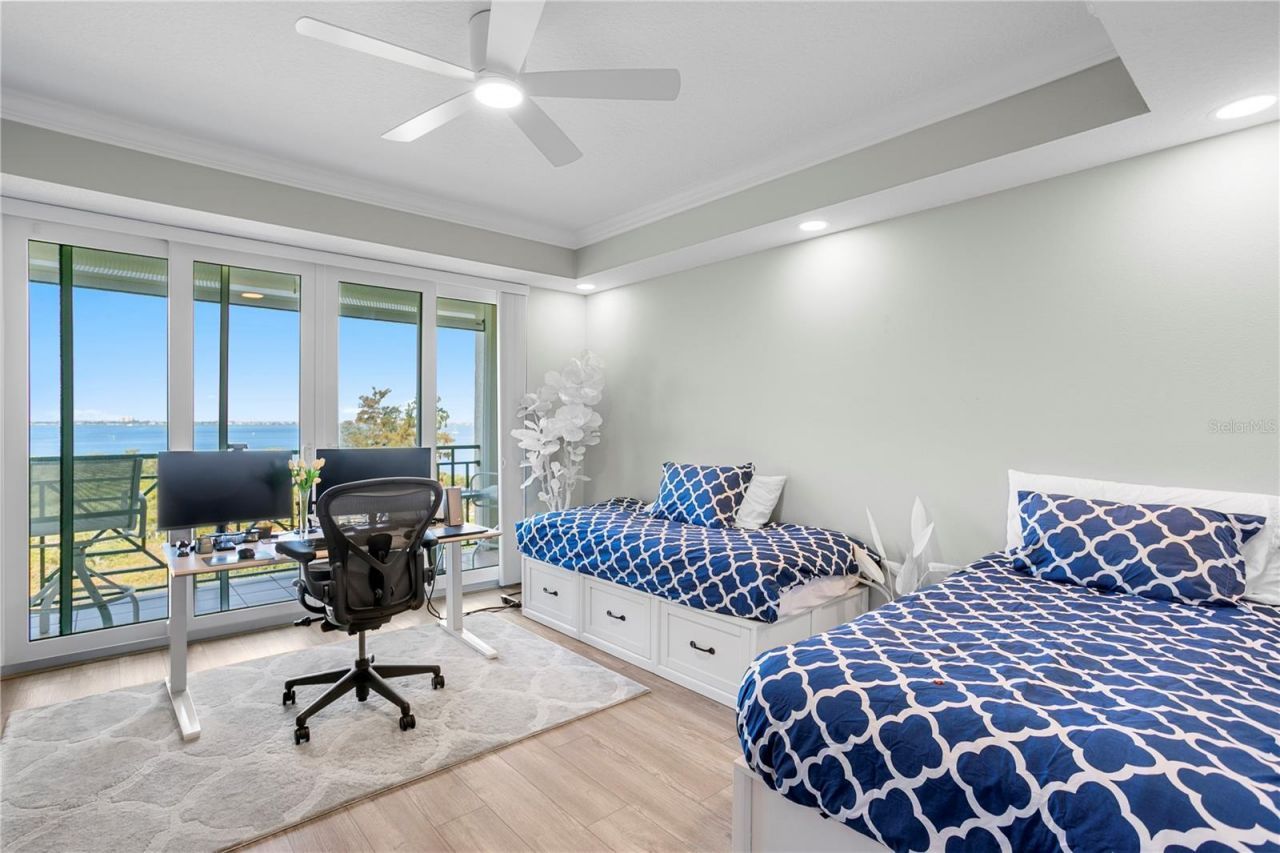 4780 Dolphin Cay Lane S, Unit 404, Saint Petersburg, FL 33711 Photo