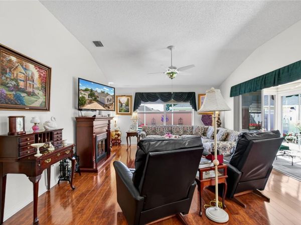 1147 ELIZABETH COURT , THE VILLAGES, FL 32162