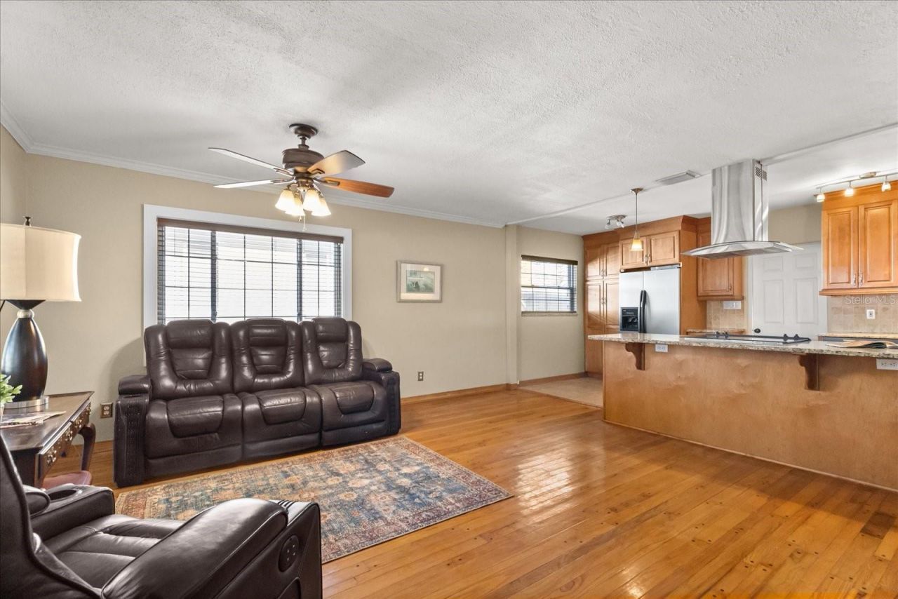4237 Dr Martin Luther King Jr Street N, Saint Petersburg, FL 33703 Photo