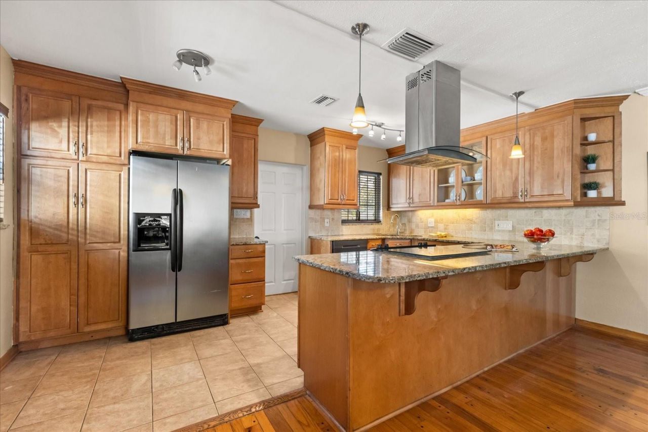 4237 Dr Martin Luther King Jr Street N, Saint Petersburg, FL 33703 Photo