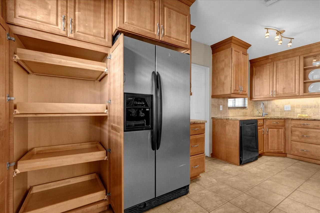 4237 Dr Martin Luther King Jr Street N, Saint Petersburg, FL 33703 Photo