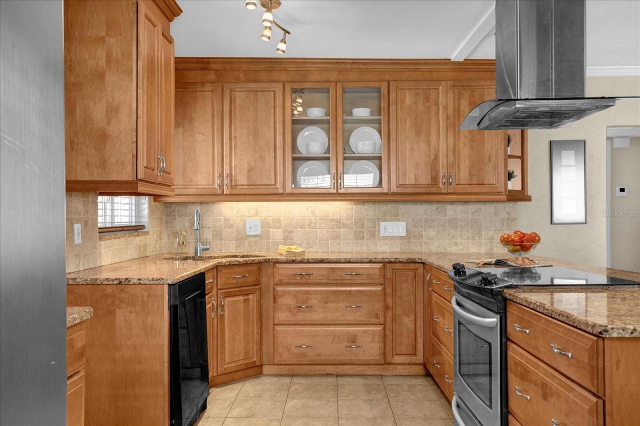 4237 Dr Martin Luther King Jr Street N, Saint Petersburg, FL 33703 Photo