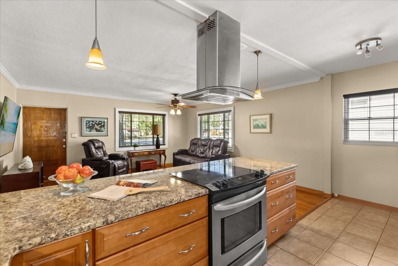 4237 Dr Martin Luther King Jr Street N, Saint Petersburg, FL 33703 Photo