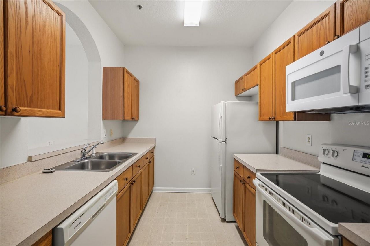 8101 Coconut Palm Way , Unit 205, Kissimmee, FL 34747 Photo