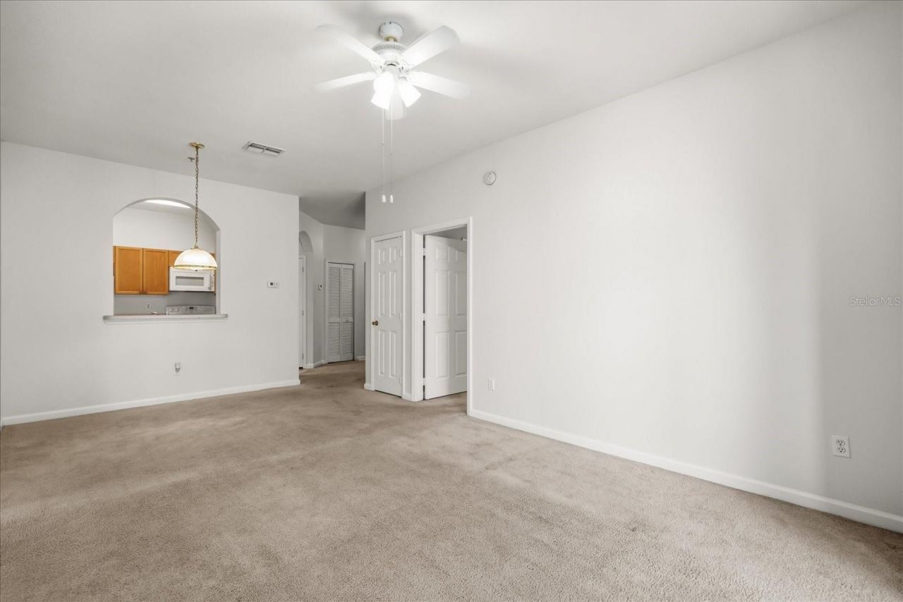 8101 Coconut Palm Way , Unit 205, Kissimmee, FL 34747 Photo