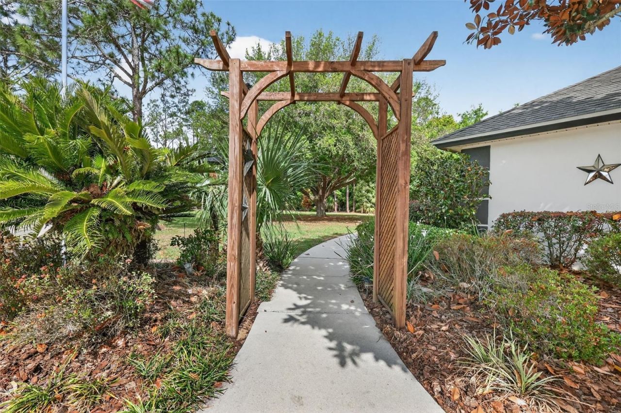 19703 Twin Ponds Road, Umatilla, FL 32784 Photo