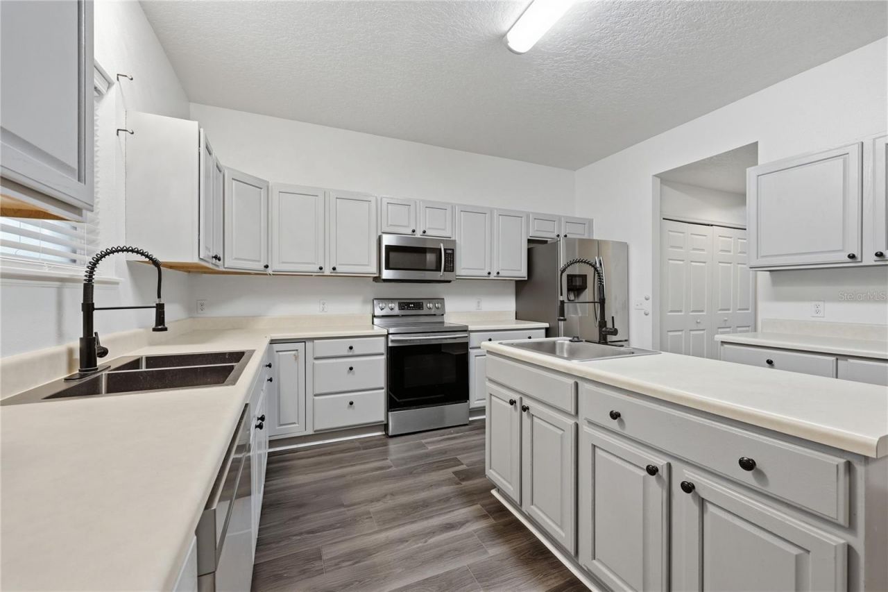 1348 SW 245th Way , Newberry, FL 32669 Photo