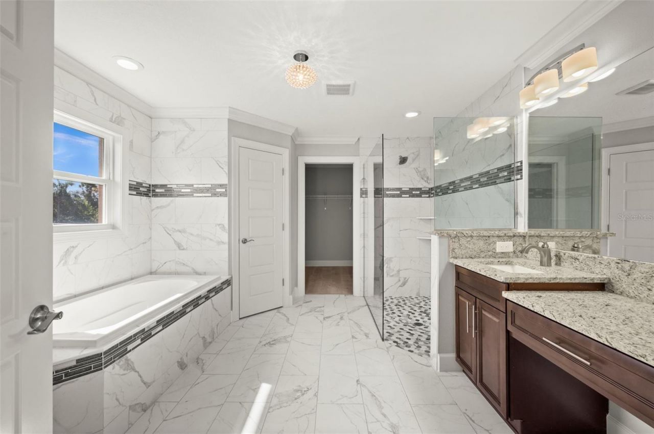 1056 Tampa Road , Venice, FL 34293 Photo