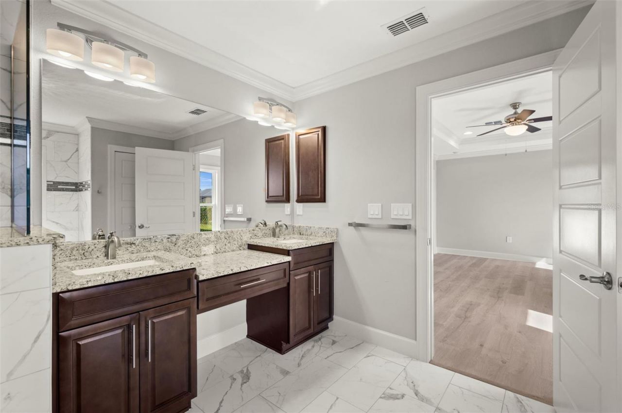 1056 Tampa Road , Venice, FL 34293 Photo