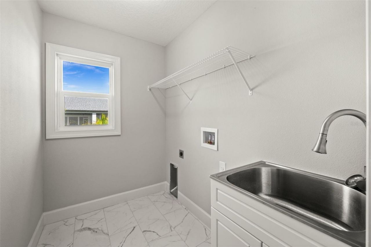 1056 Tampa Road , Venice, FL 34293 Photo