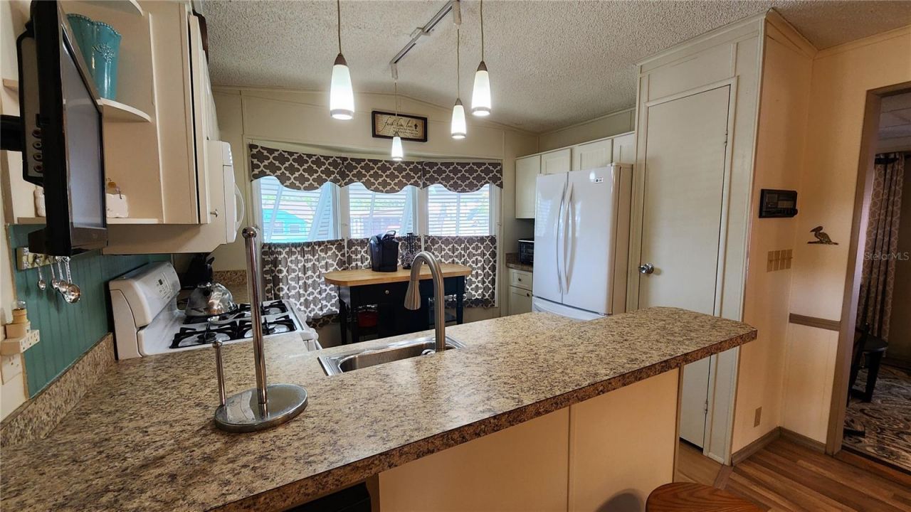 3300 26th Avenue E, Unit 102, Bradenton, FL 34208 Photo