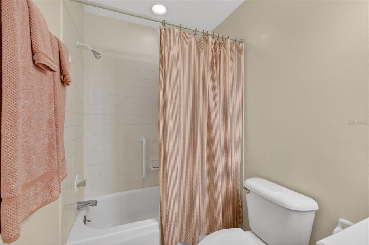 3022 Andover Court , Mount Dora, FL 32757 Photo