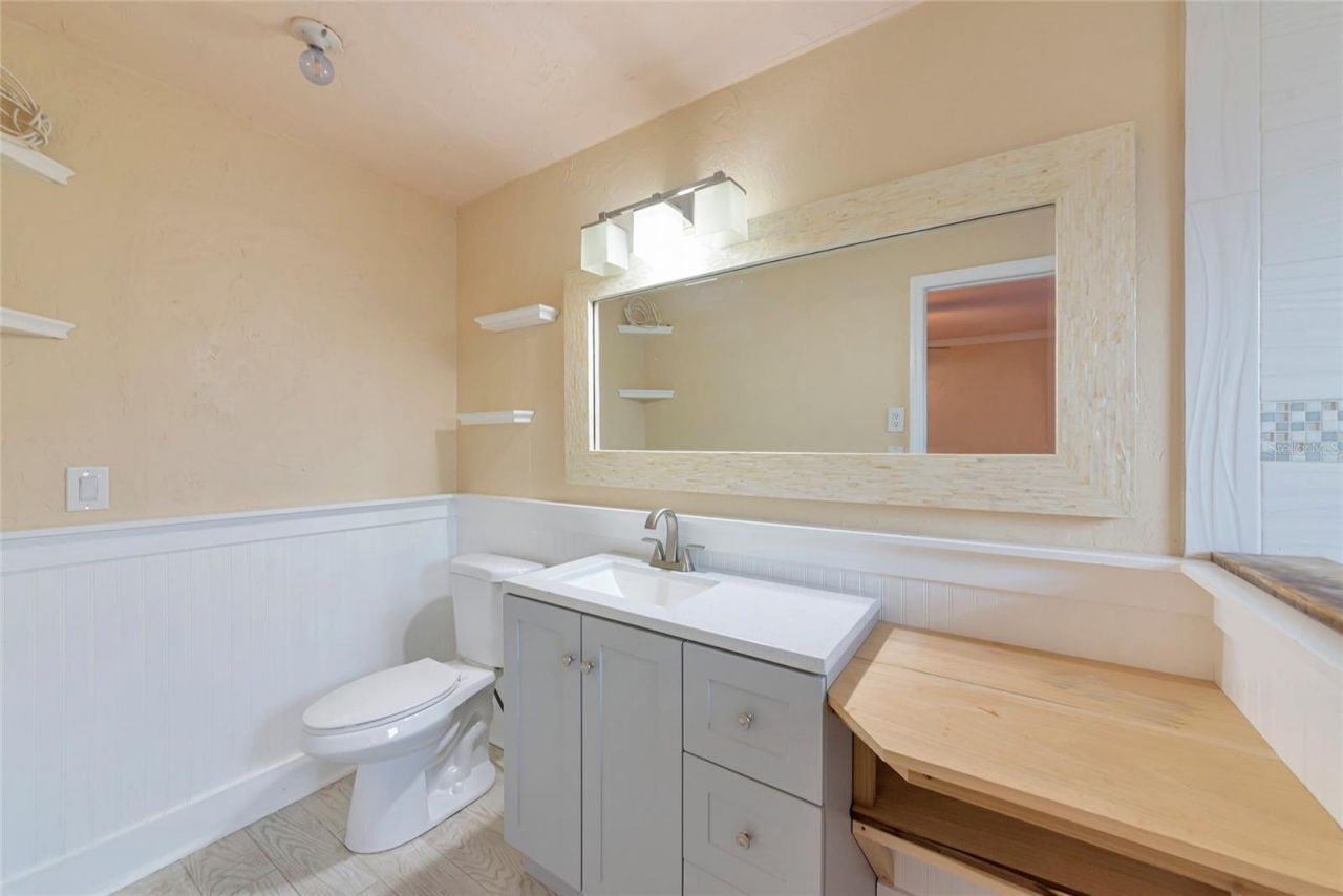 2529 Golden Poinciana Place , Sarasota, FL 34232 Photo