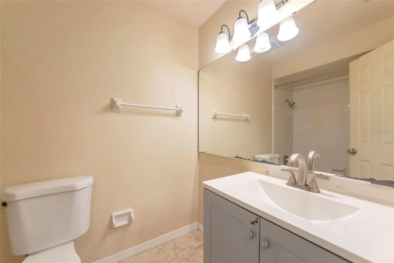 2529 Golden Poinciana Place , Sarasota, FL 34232 Photo