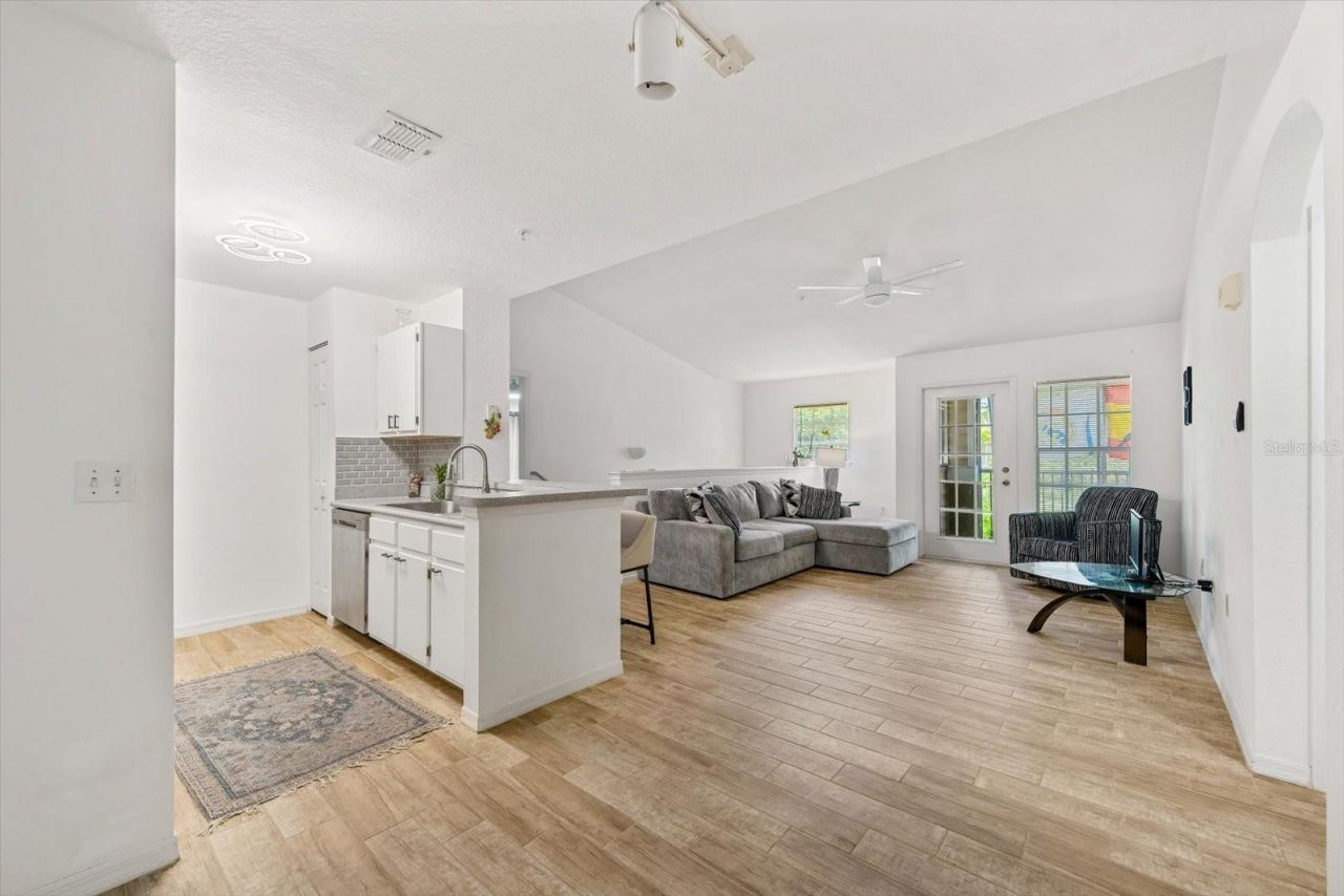 8933 Manor Loop , Unit 204, Lakewood Ranch, FL 34202 Photo