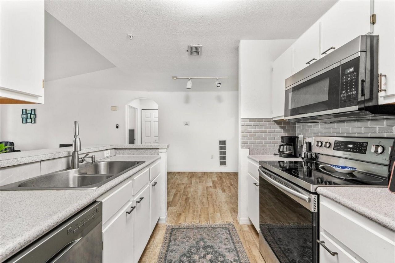 8933 Manor Loop , Unit 204, Lakewood Ranch, FL 34202 Photo