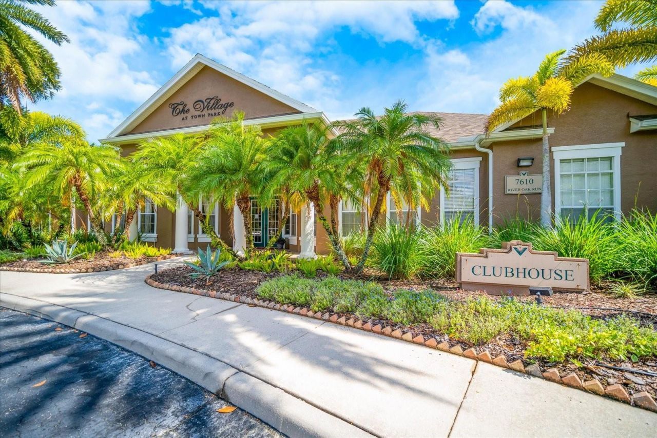 8933 Manor Loop , Unit 204, Lakewood Ranch, FL 34202 Photo
