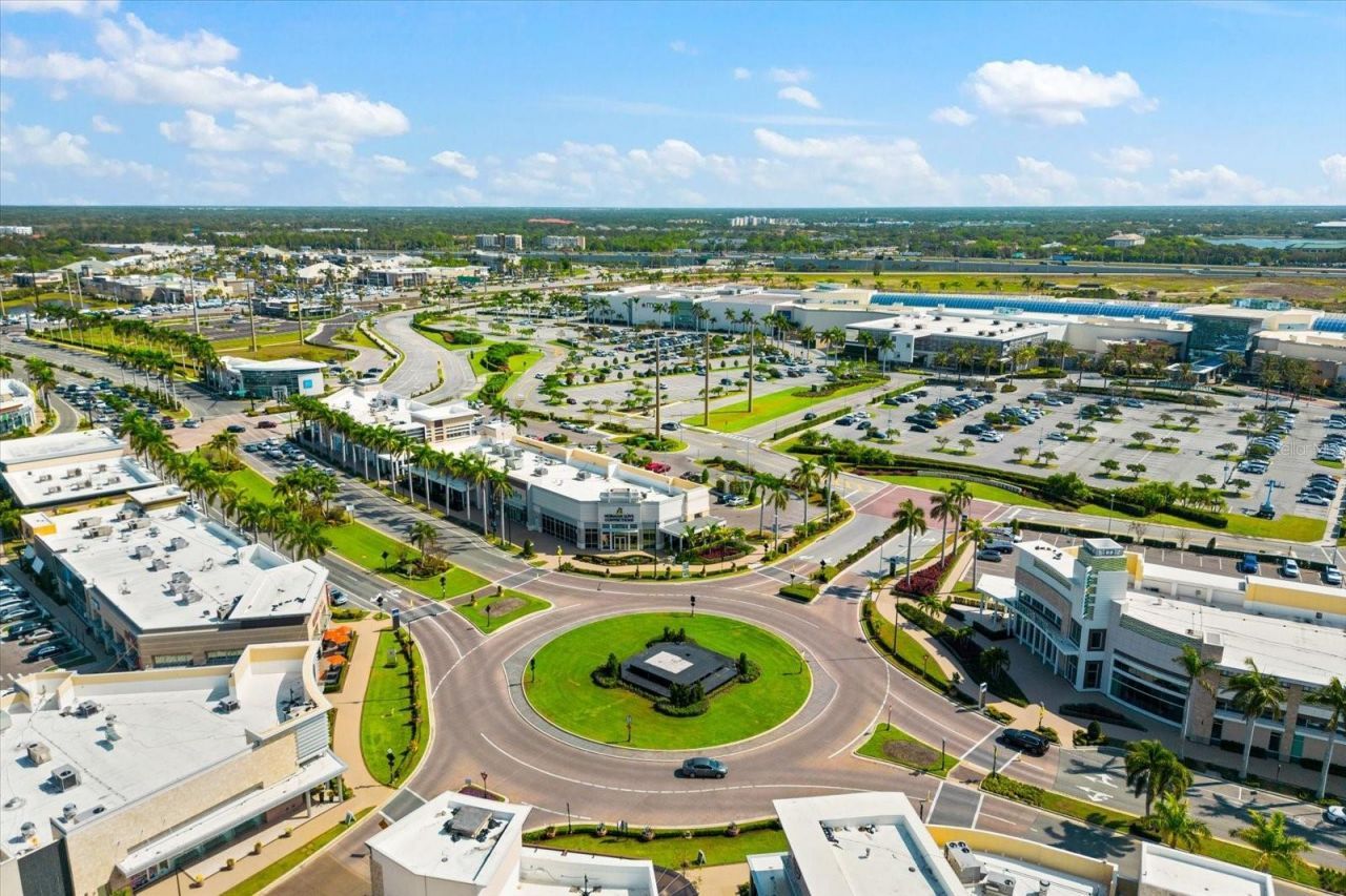 8933 Manor Loop , Unit 204, Lakewood Ranch, FL 34202 Photo