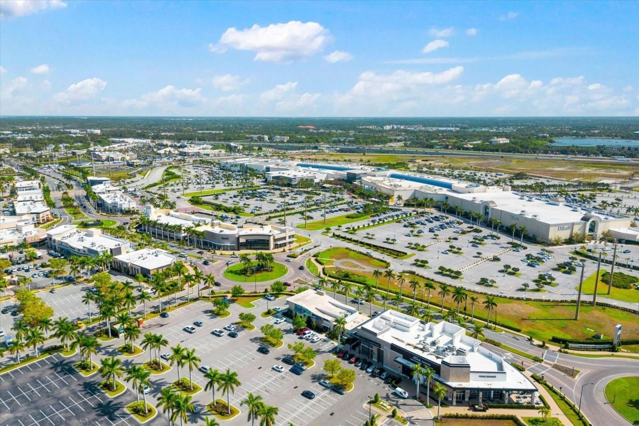 8933 Manor Loop , Unit 204, Lakewood Ranch, FL 34202 Photo