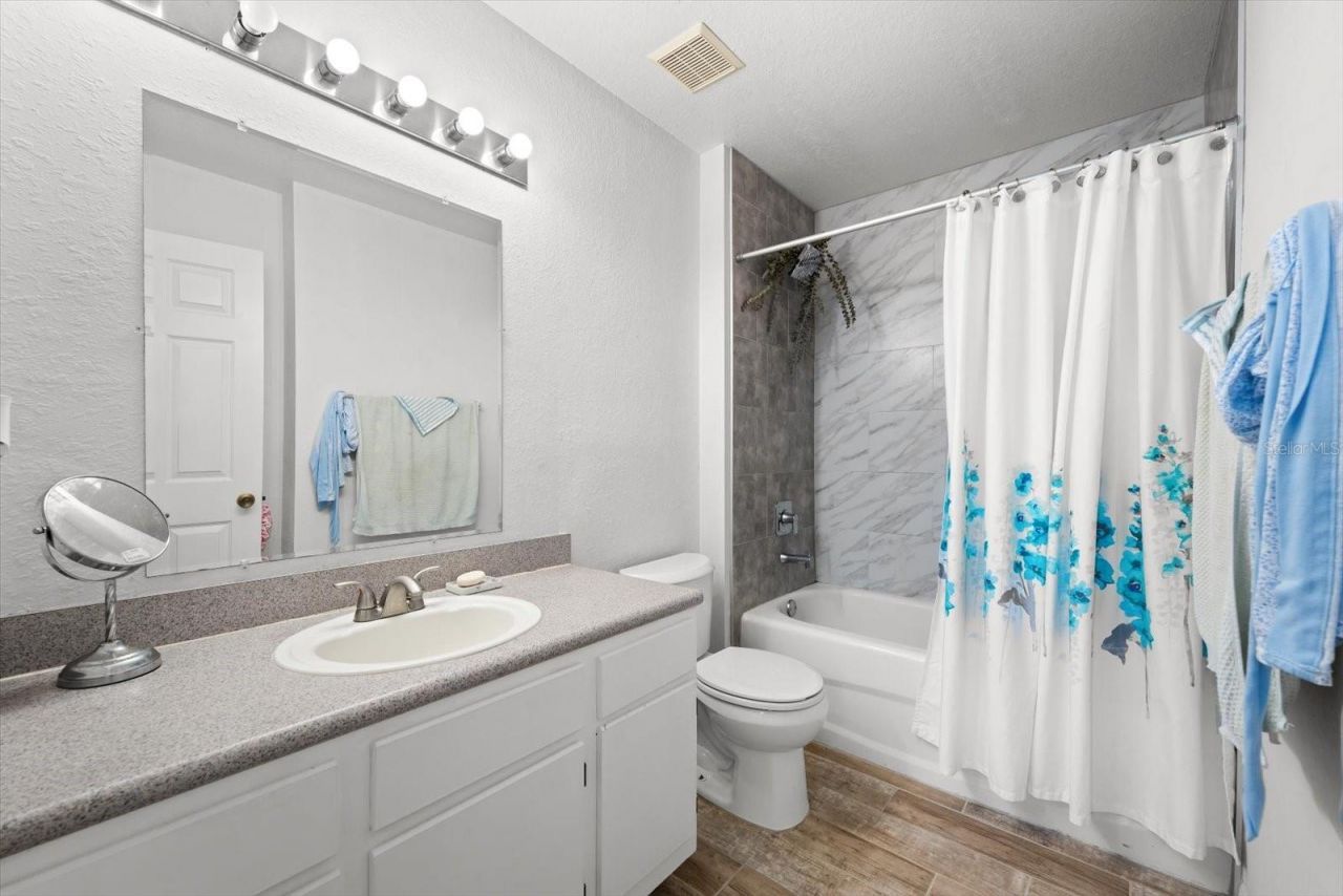 8933 Manor Loop , Unit 204, Lakewood Ranch, FL 34202 Photo