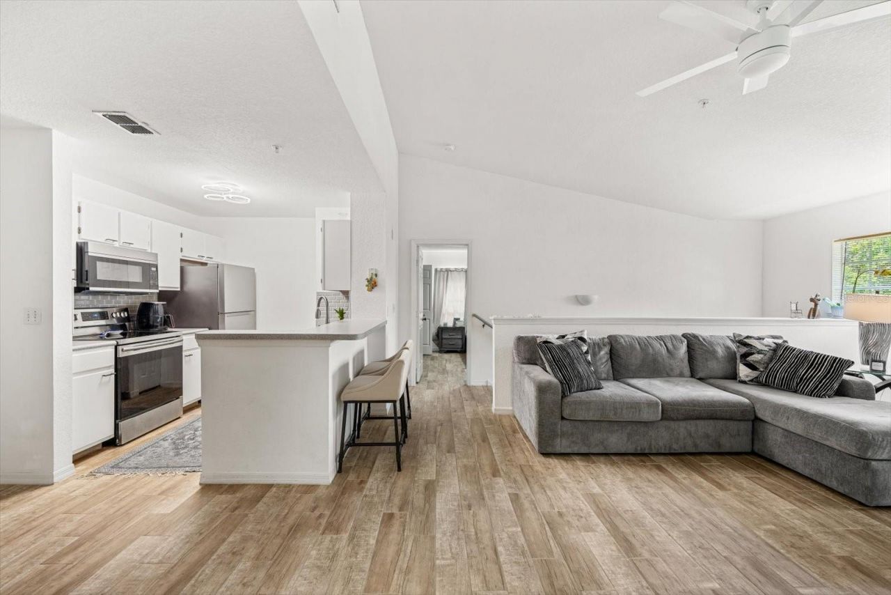 8933 Manor Loop , Unit 204, Lakewood Ranch, FL 34202 Photo