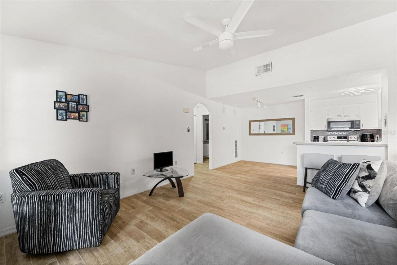 8933 Manor Loop , Unit 204, Lakewood Ranch, FL 34202 Photo